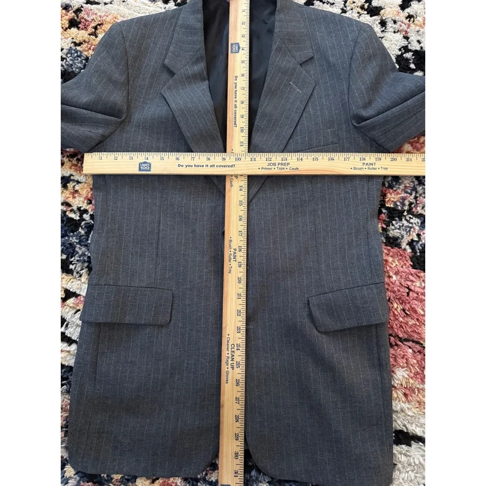 Levi Strauss & Co Business Class Mens Blazer 40R Grey Pinstripe Suit Jacket USA
